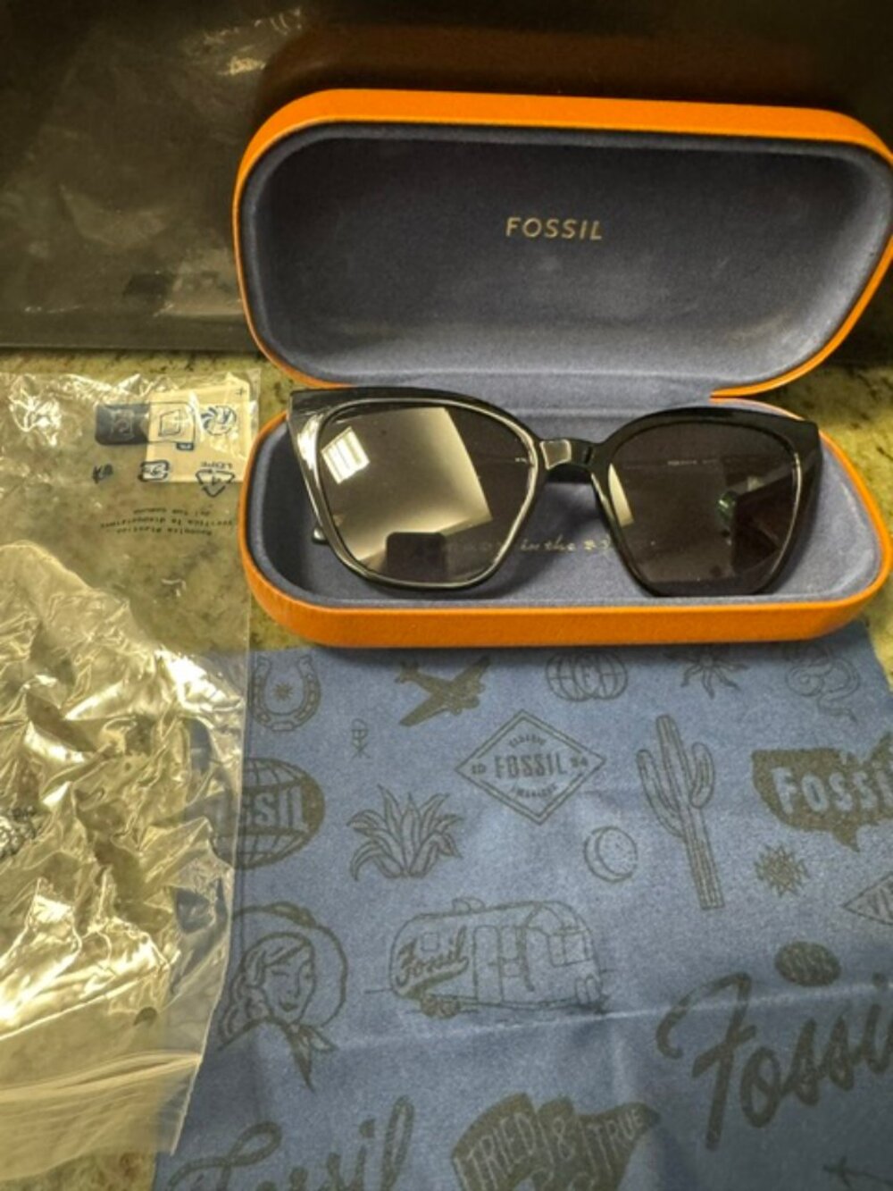 Fossil Fos 2131/S Black/Gray Cat Eye Sunglasses 54-18-140 - New w/Case/Cloth